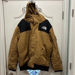 The North Face Men's Newington Jacket